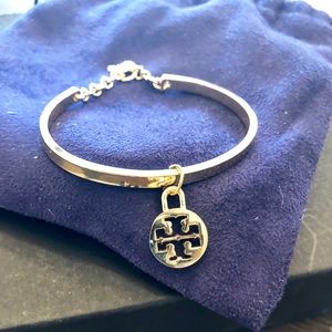 🎉HP🎉 Tory Burch Charm on a gold bracelet